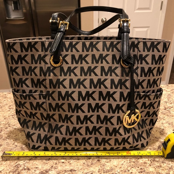 Michael Kors Large Tote - Picture 2 of 8